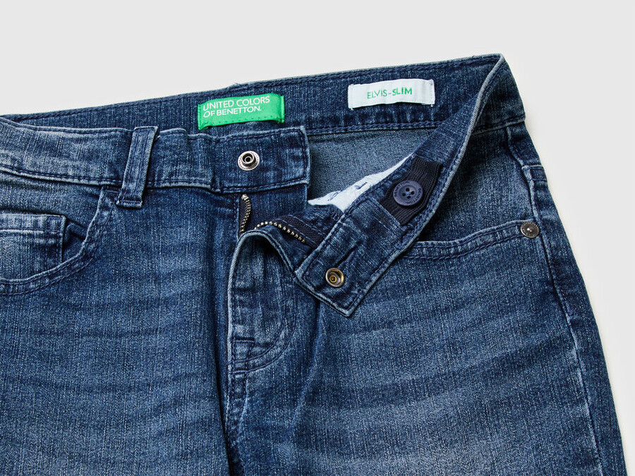 slim-fit-jeans